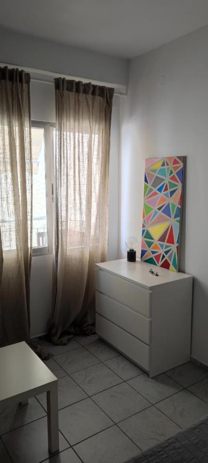 Studio Ena Neoi Epivatai Exteriör bild